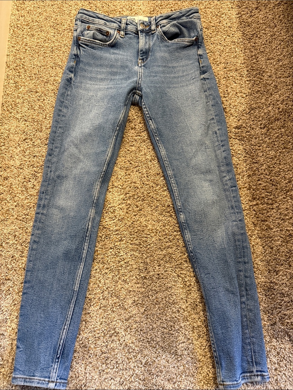 Zara Women's Light Blue Skinny Jeans